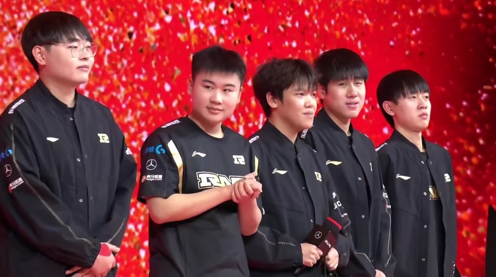 为节目增添 为节目增添