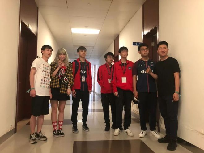 头所动 头所动